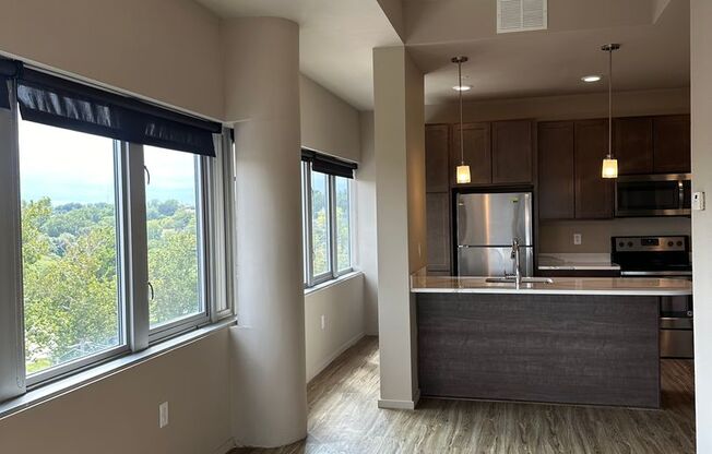 1 bed, 1 bath, 759 sqft, $1,320, Unit 607