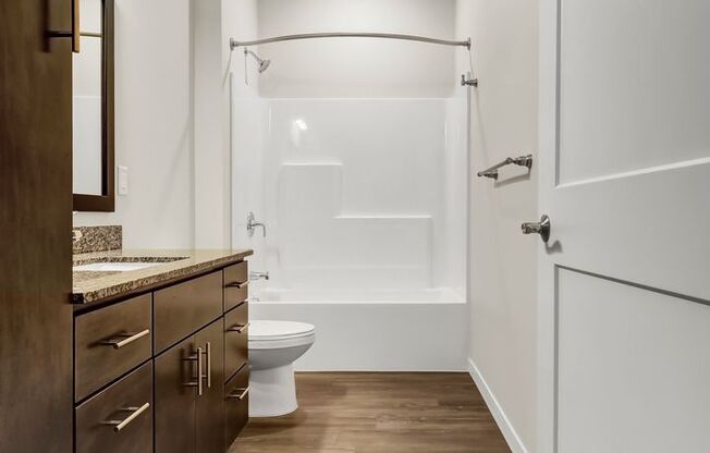 Studio, 1 bath, 678 sqft, $1,406, Unit 214