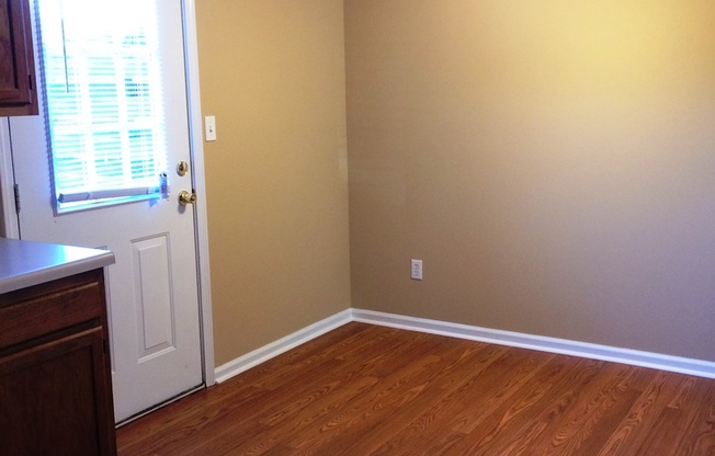 2 beds, 2 baths, 1,100 sqft, $875, Unit C6