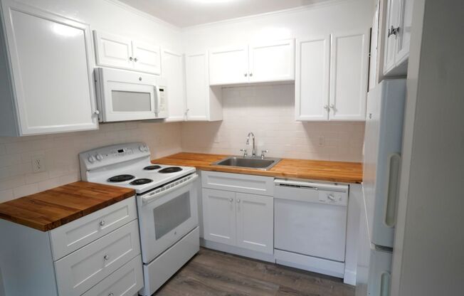 1 bed, 1 bath, 775 sqft, $2,250, Unit 55-4