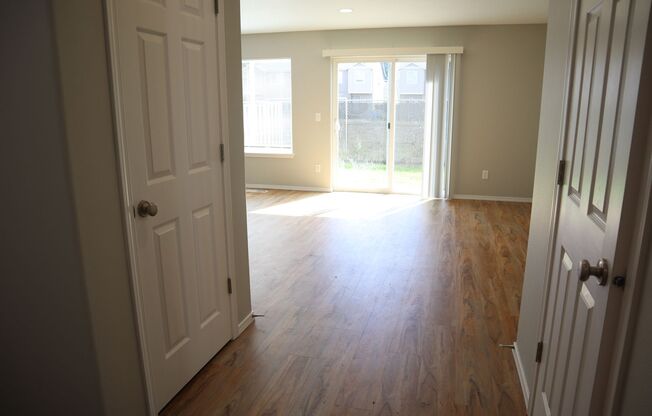 Spacious Orchards Townhouse for Lease - 10509 NE 63rd St.