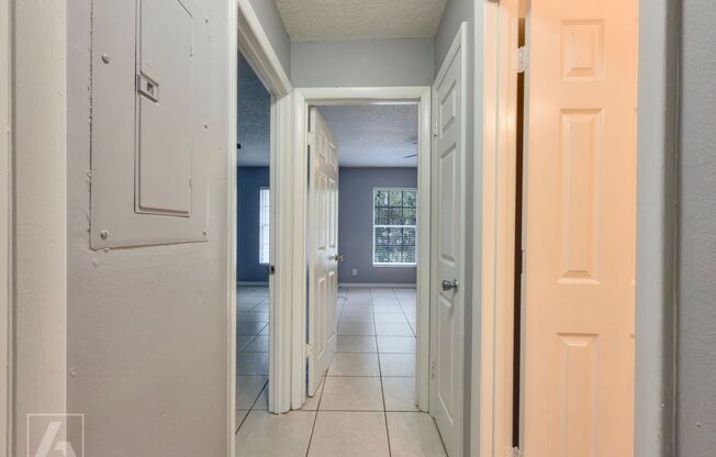 2 beds, 1 bath, 825 sqft, $1,095, Unit 916#A205