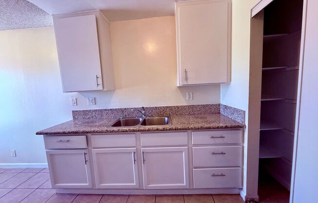 3300 West Orange Avenue 3Q