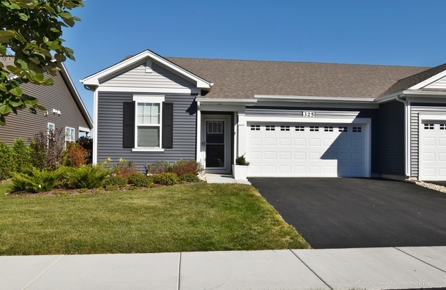325 SUSSEX LN