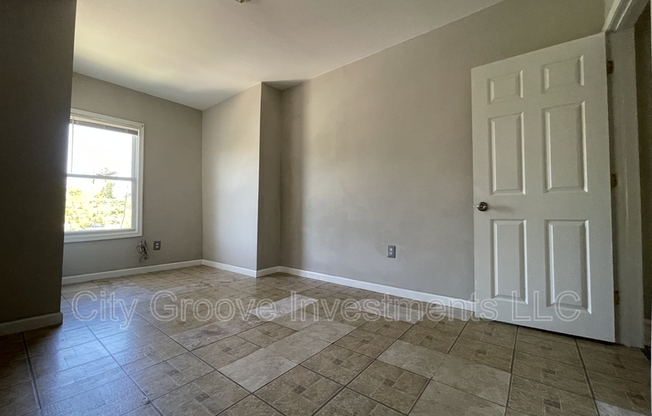 5748 N 7 ST