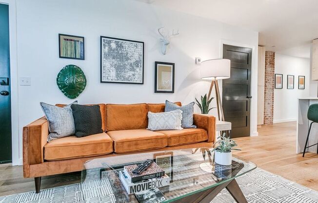 1 bed, 1 bath, 925 sqft, $1,500, Unit 1