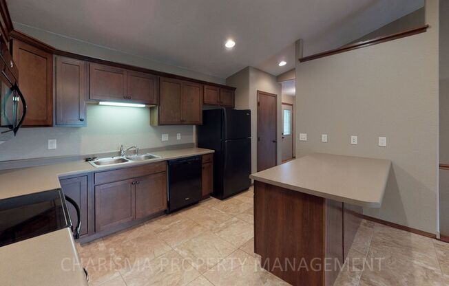 3 beds, 2.5 baths, 2,100 sqft, $1,875, Unit 6602 E 45th Street