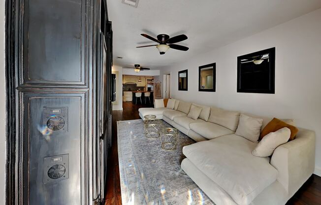 Modern Luxury home in a popular pocket of West Dallas!!