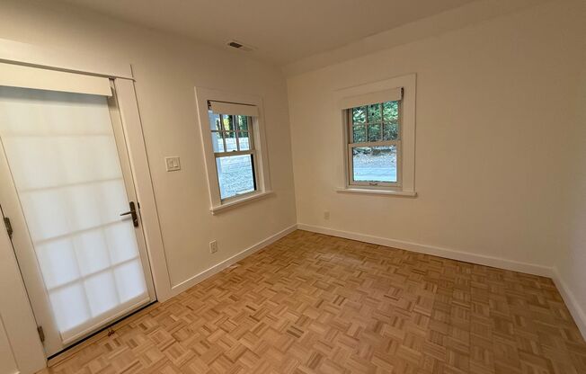 2 beds, 1 bath, $2,395