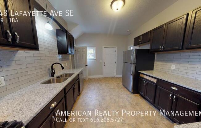 648 LAFAYETTE AVE SE