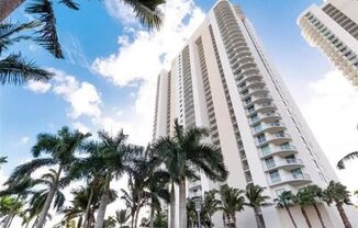 3000 Oasis Grand BLVD