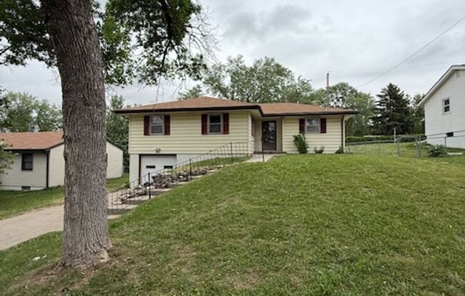 Benson 3 Bedroom!