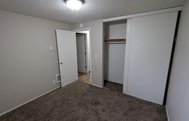 2 beds, 1 bath, $1,195, Unit 5204-A