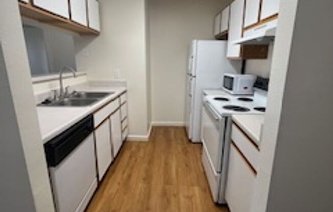 2 beds, 2 baths, 1,080 sqft, $1,209, Unit 40