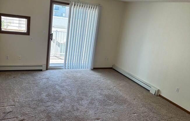 2 beds, 1 bath, 900 sqft, $795, Unit 210