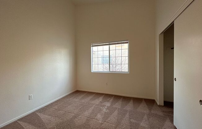 2 BED 2 BATH CONDO IN GATED COMMUNITY!