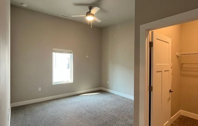 1 bed, 1 bath, 705 sqft, $1,400