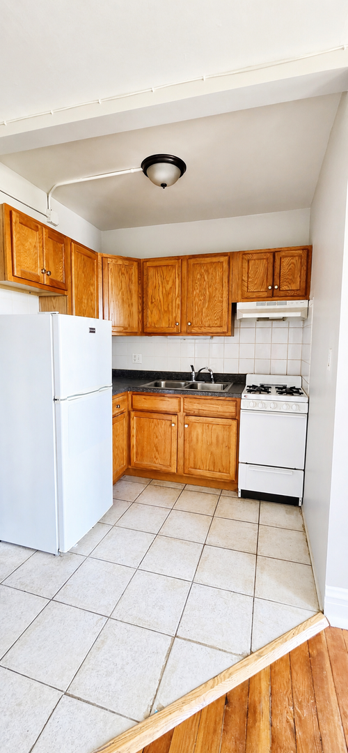 Studio, 1 bath, $1,150, Unit 307