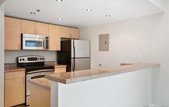 2 beds, 1 bath, $3,000, Unit # 1003