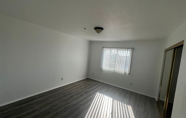 2 beds, 1.5 baths, 900 sqft, $2,700, Unit 5