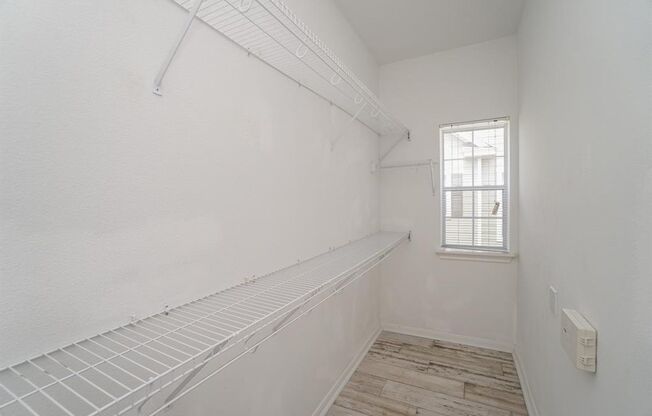 Stunning Townhome Near Medical Center!