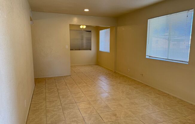 1 bed, 1 bath, 640 sqft, $899, Unit A