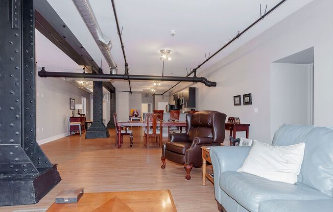 2 beds, 1 bath, 1,400 sqft, $2,250, Unit Jane 102