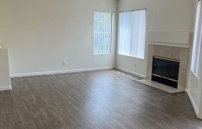 Wonderful 2 bedroom, 2 Bath Condo!  Single Car Garage!