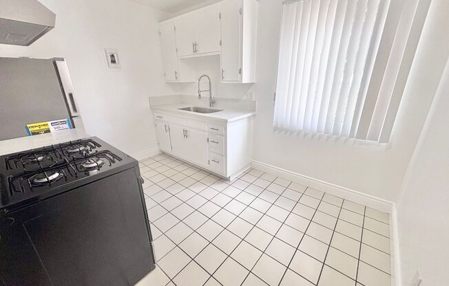 531 E Chevy Chase Dr #4