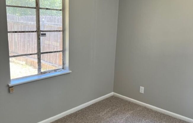 3 beds, 1 bath, $2,000