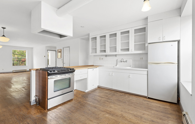 4 beds, 1.5 baths, 1,800 sqft, $7,950, Unit 2
