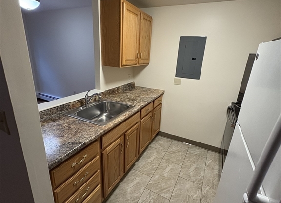 3 beds, 1 bath, 1,000 sqft, $4,500, Unit 3