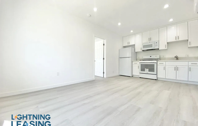 1669 1/2 W BLVD