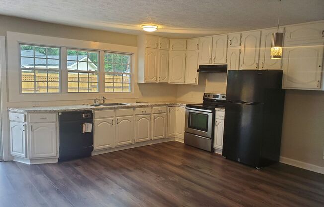 Spacious 4 bedroom in Berkshire West!
