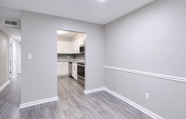 2 beds, 1 bath, 805 sqft, $1,100, Unit S251