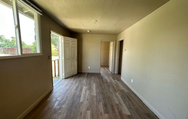 2 beds, 1 bath, $1,350, Unit #D