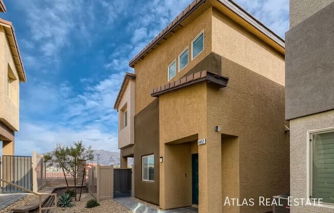 4452 SAPPHIRE MOON AVE