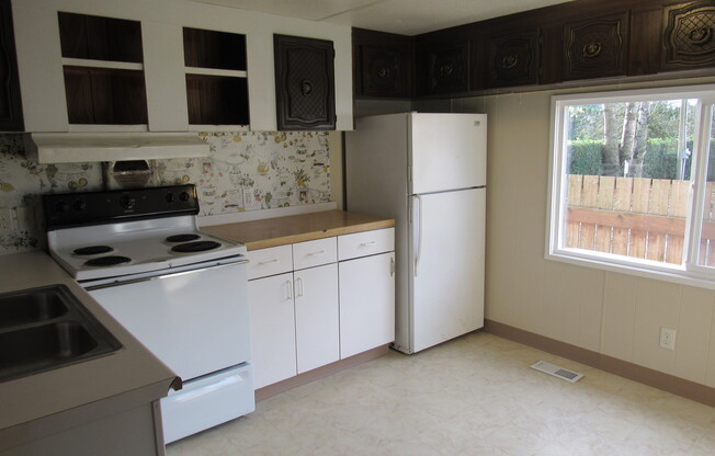 5692 Northwest Dr. #3