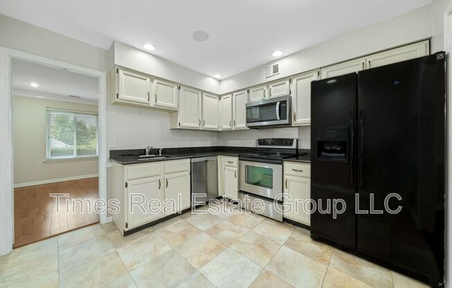 113 PINECREST LN