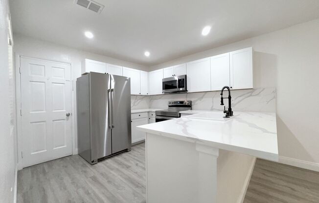 2 bedroom 2.5 bath 1 garage 1 carport townhouse