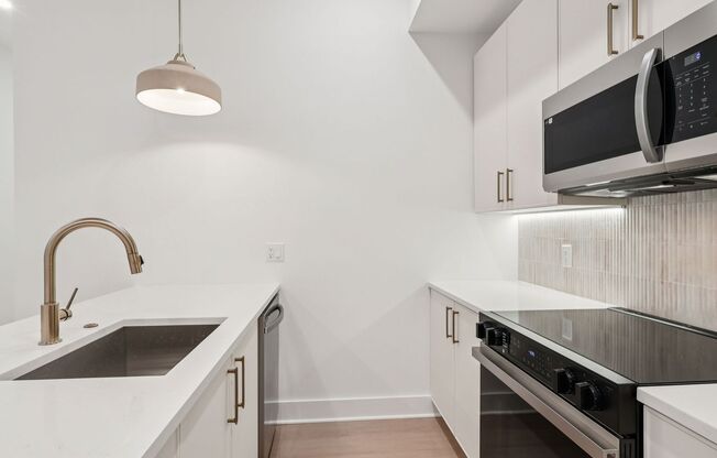 3 beds, 2 baths, 1,250 sqft, $3,667, Unit 110
