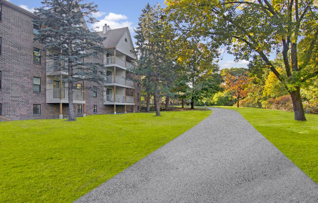 Welcome to Plymouth Square Apartment Homes