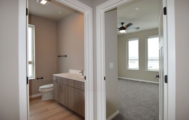 2 beds, 2 baths, 1,248 sqft, $2,750, Unit 5604-415