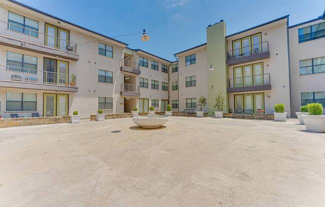 Courtyard Area at Vue Live Oak, Dallas, 75204