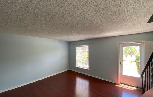 2 beds, 1.5 baths, $1,250, Unit #405