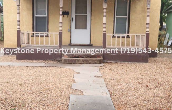 $500 Off Move In Special! 3 Bd/1 Bath House - Spacious Kitchen & Laundry Room $1000/$1000