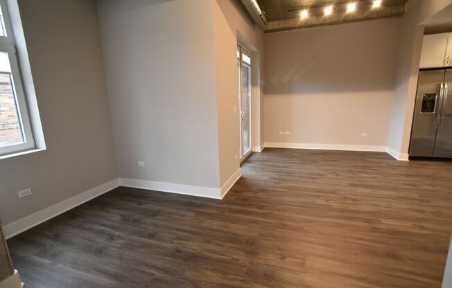 2 beds, 2 baths, 976 sqft, $4,275, Unit 3833-722
