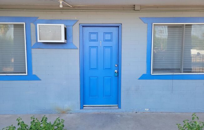 Studio, 1 bath, 400 sqft, $749, Unit 01