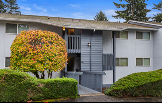 2 beds, 1 bath, 820 sqft, $1,895, Unit 105