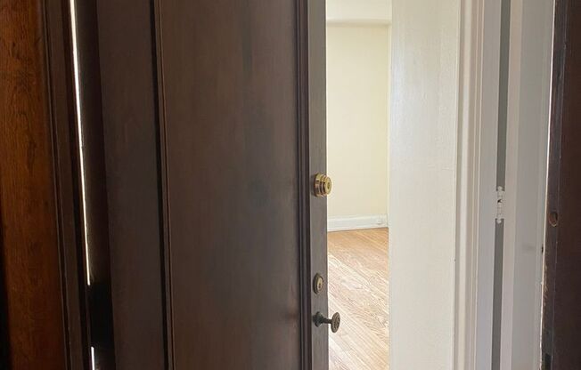 Studio, 1 bath, 301 sqft, $1,350, Unit Wellington 404